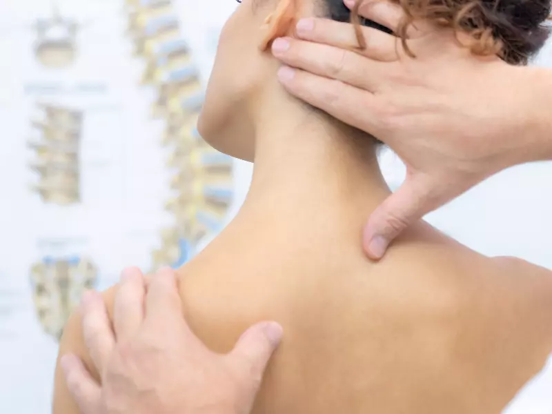 Chiropractic exam for headache treatment